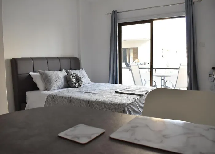 Marias Apartment - In City Centre,Near Beach